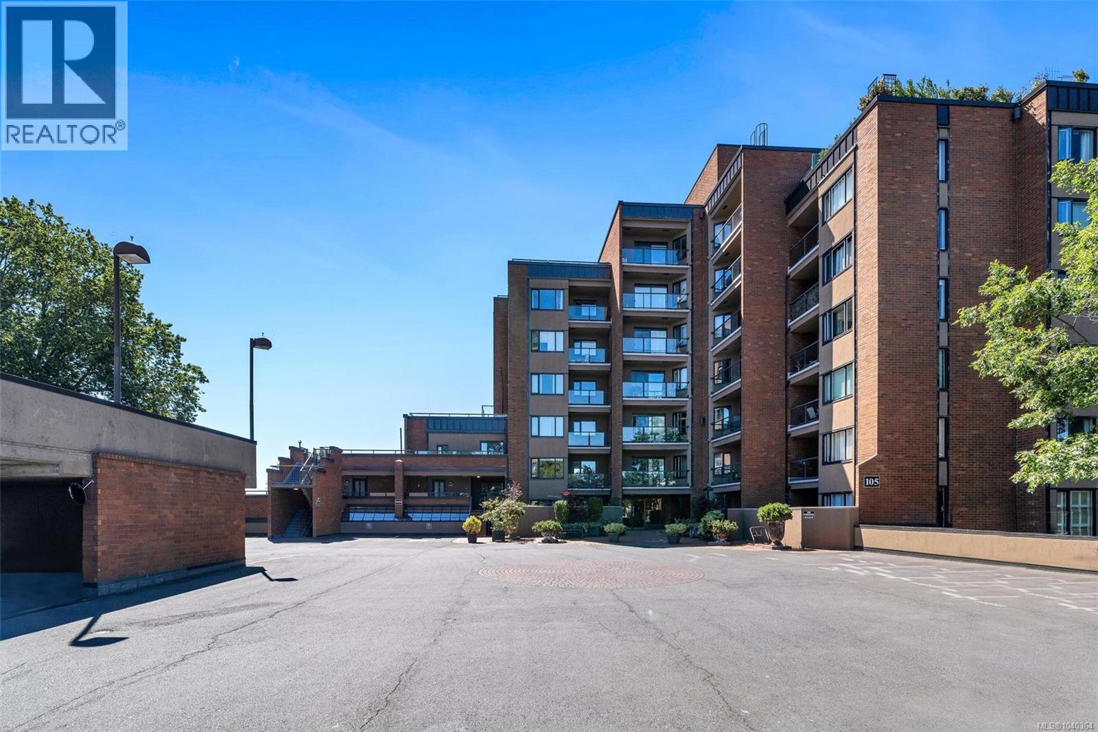 304 105 Gorge Rd E, Victoria
