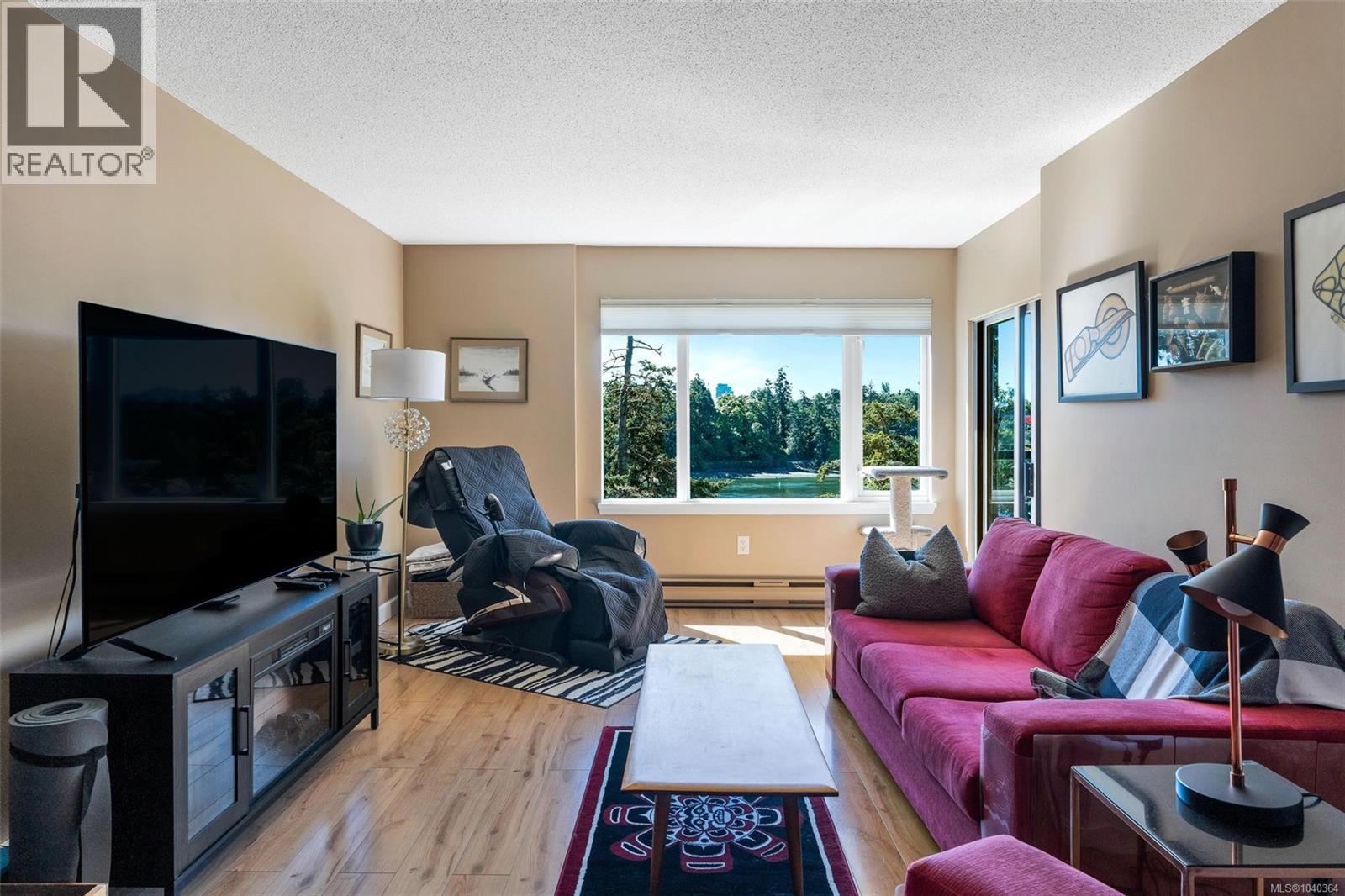 304 105 Gorge Rd E, Victoria