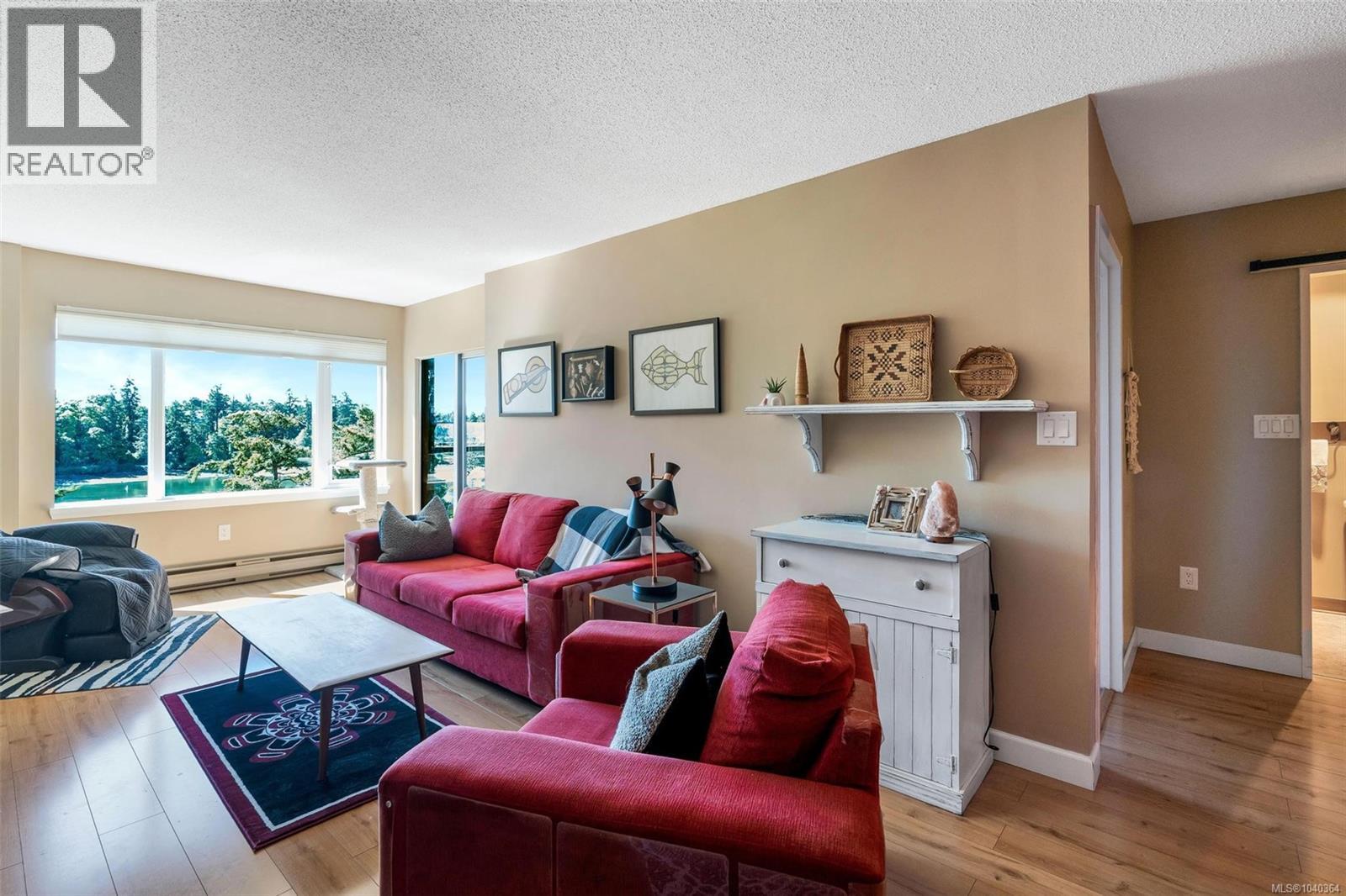 304 105 Gorge Rd E, Victoria