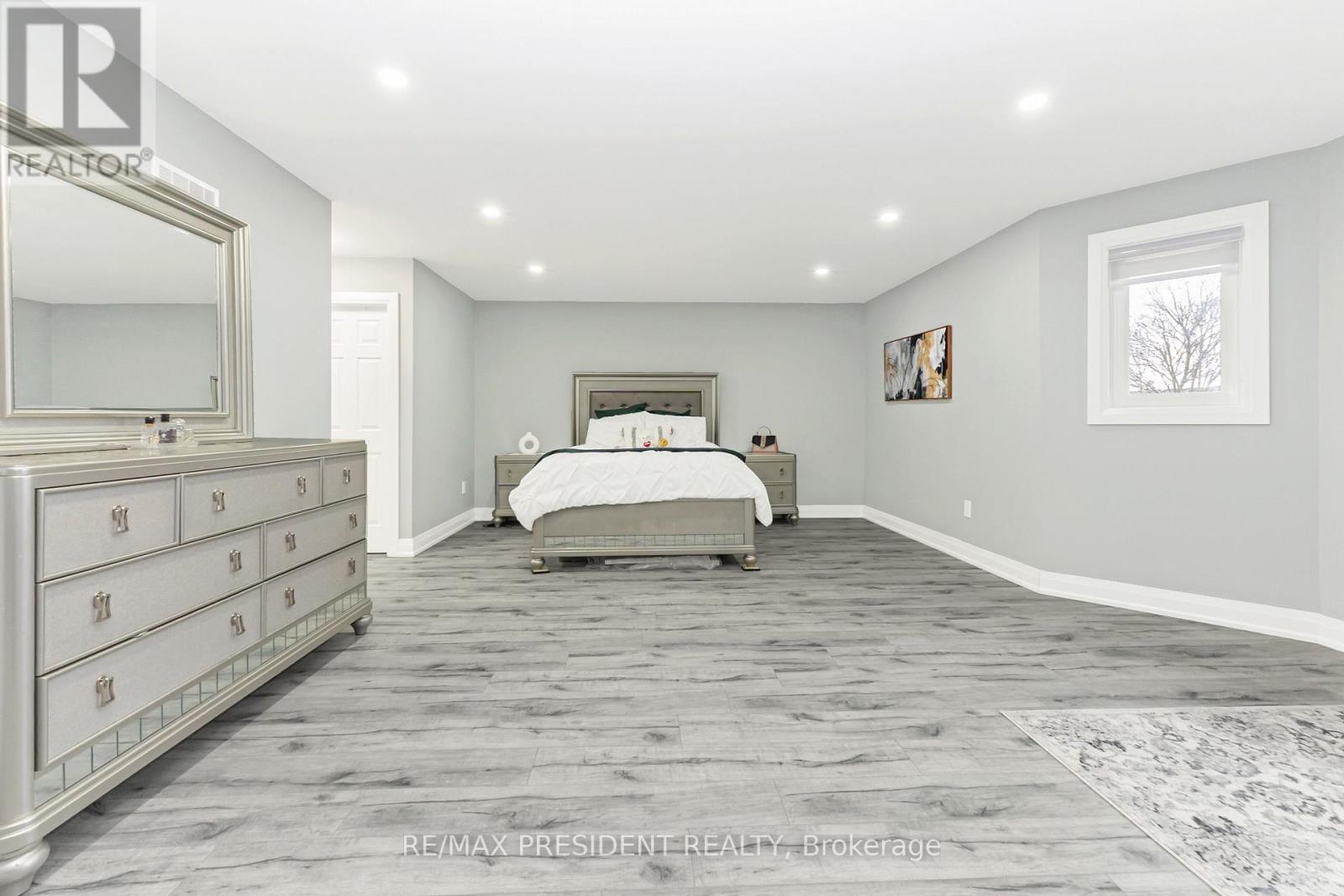 212 WEDGEWOOD DRIVE - 26