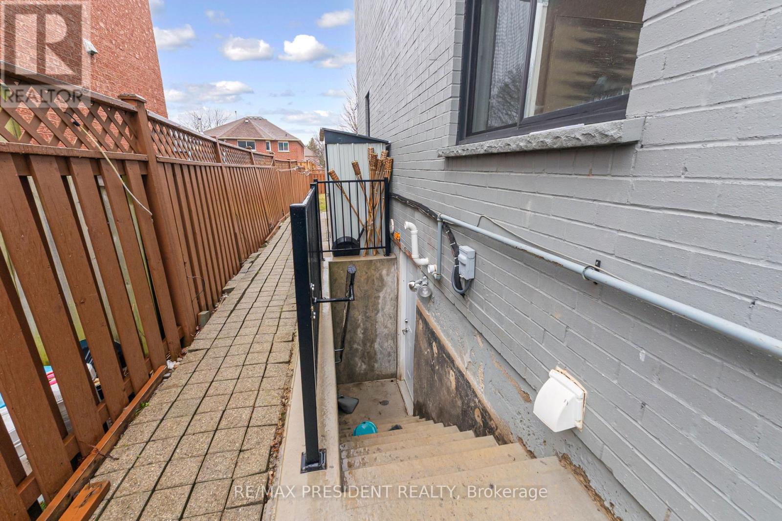 212 WEDGEWOOD DRIVE - 40