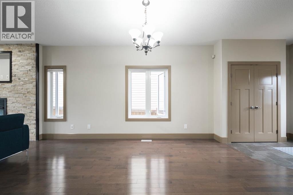 153 Walnut Crescent — photo 10