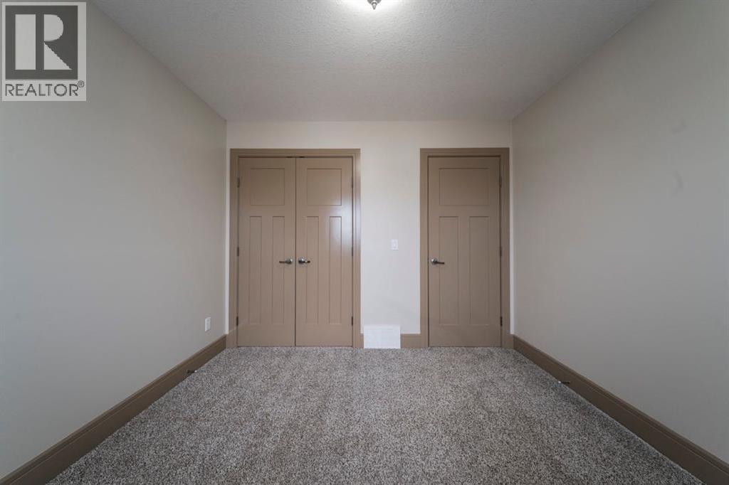 153 Walnut Crescent — photo 31