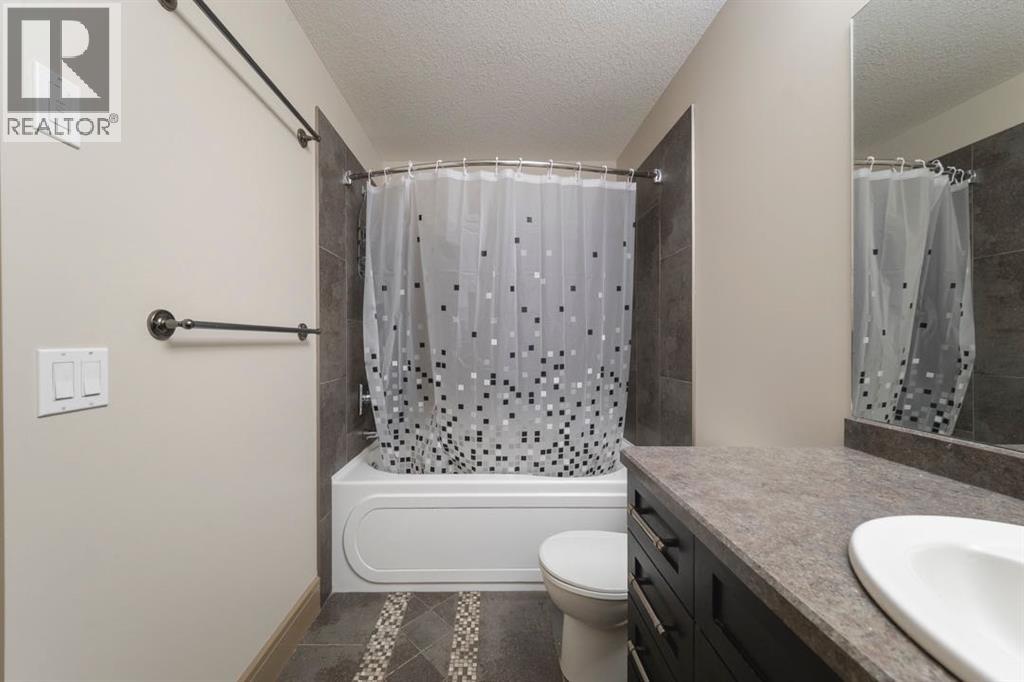 153 Walnut Crescent — photo 26