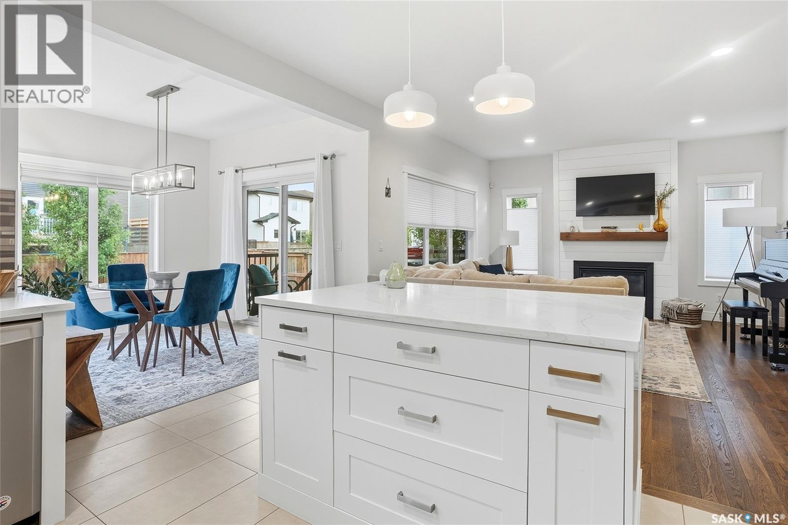 606 Pichler CRESCENT — photo 13