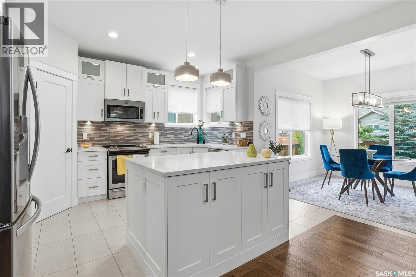 606 Pichler CRESCENT — photo 8