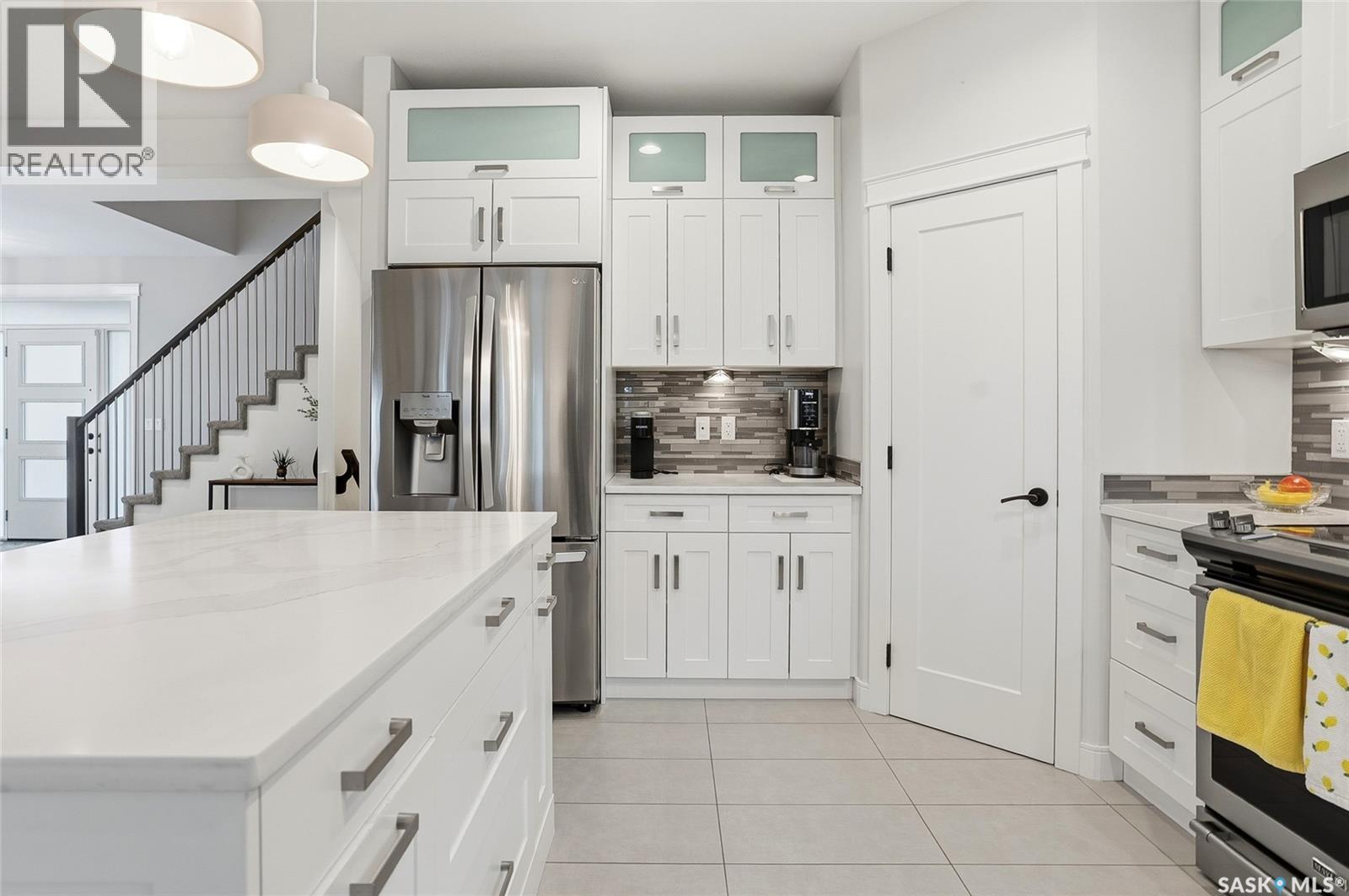606 Pichler CRESCENT — photo 10