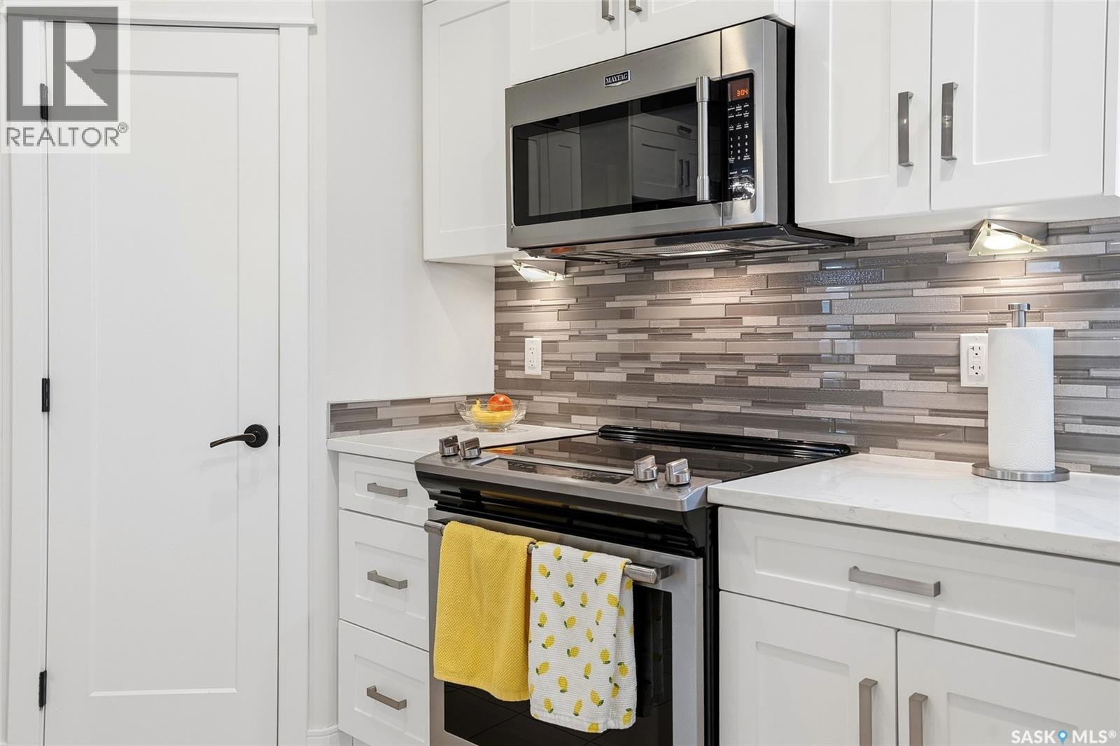 606 Pichler CRESCENT — photo 11