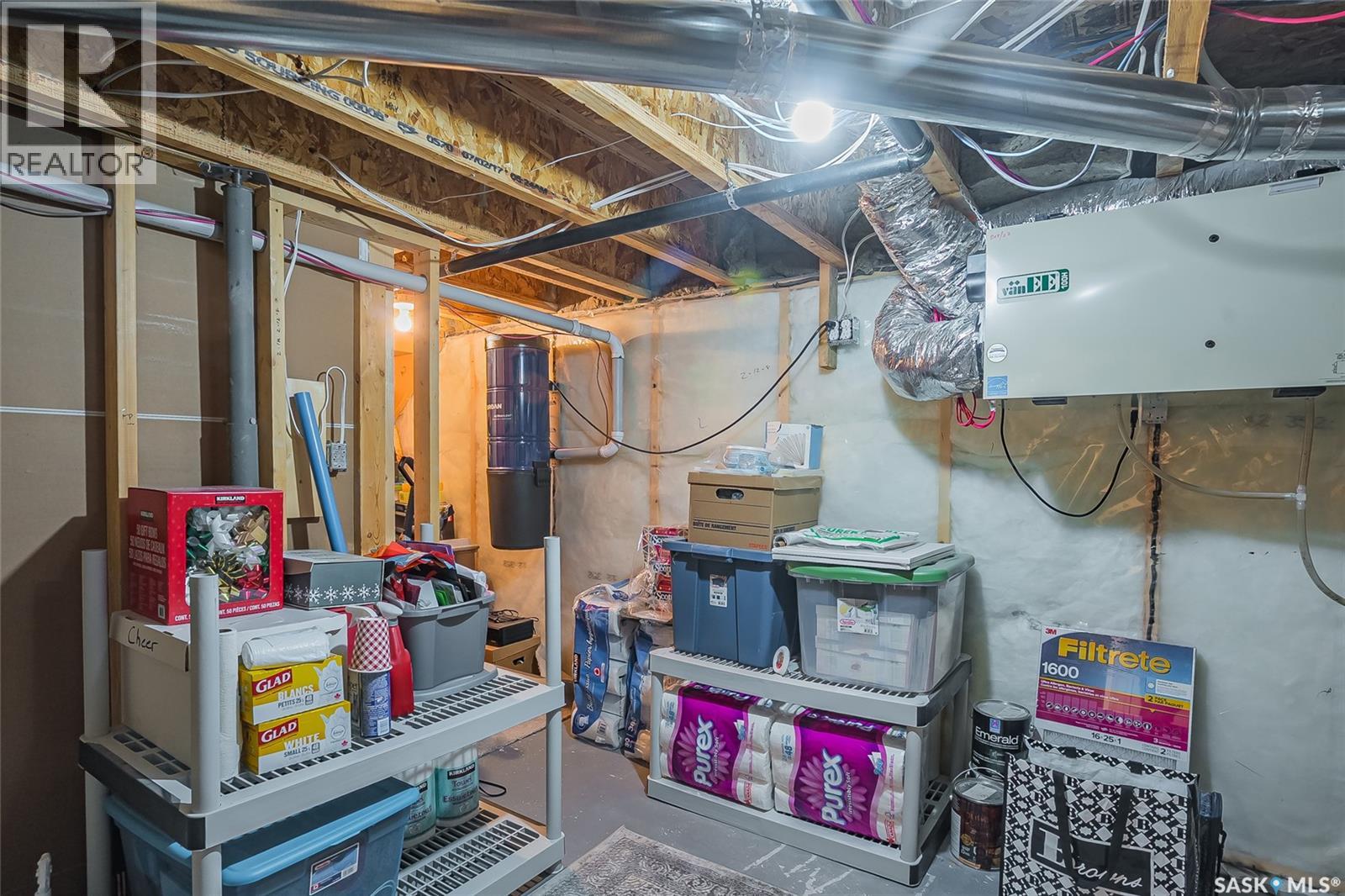 606 Pichler CRESCENT — photo 40