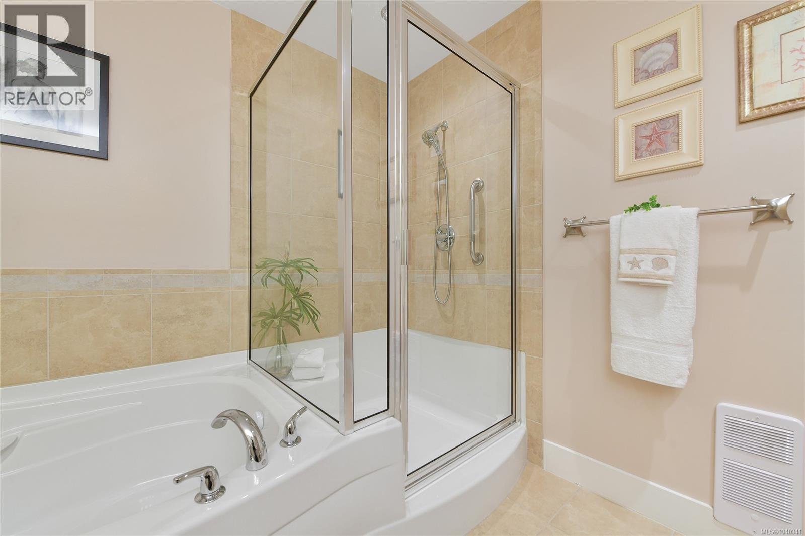 #401 5332 Sayward Hill Cres - 43