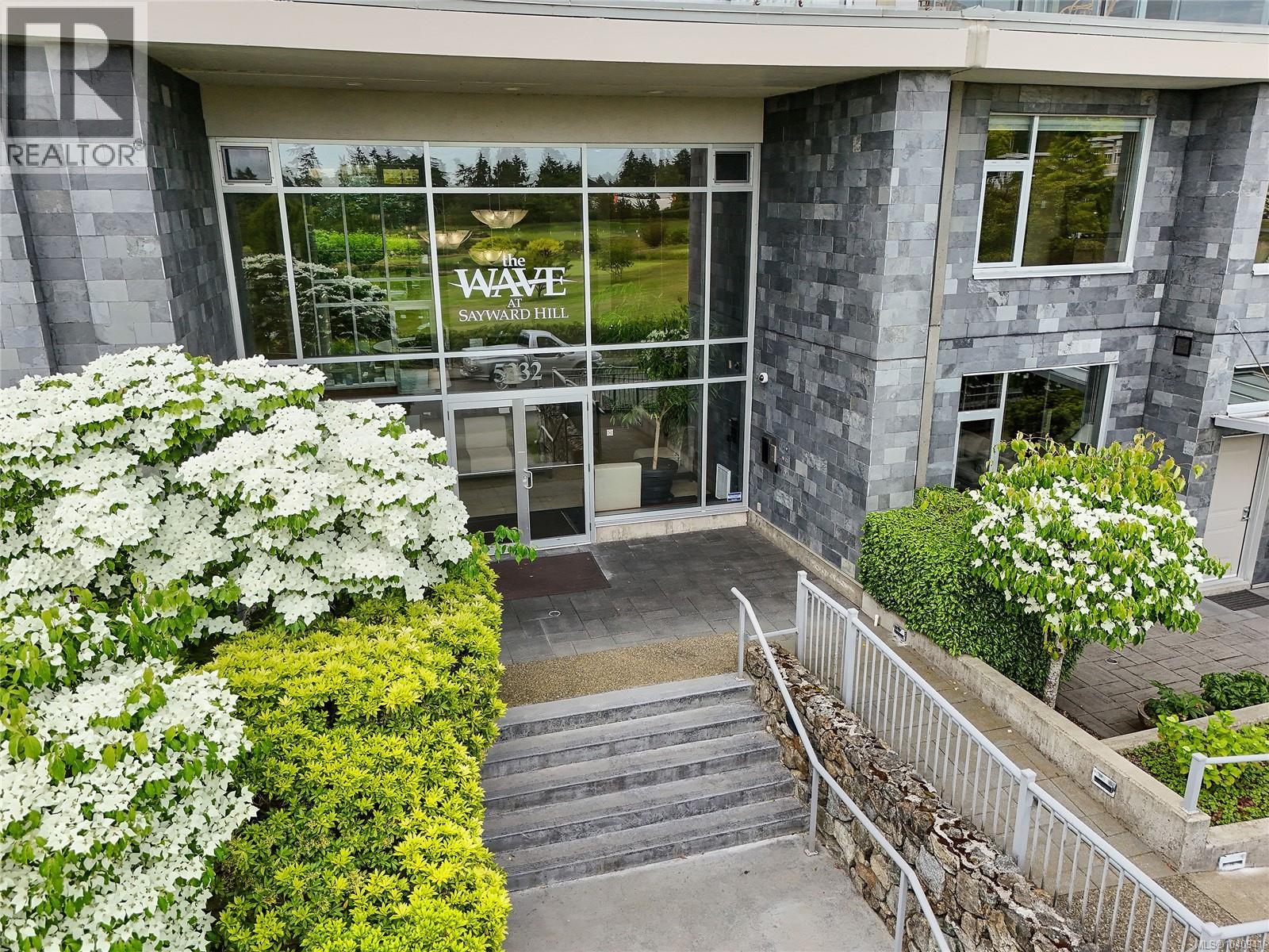 #401 5332 Sayward Hill Cres - 1