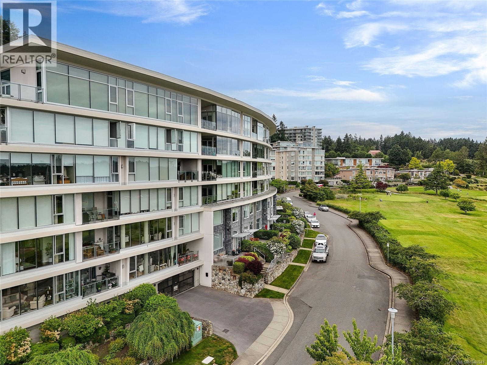 #401 5332 Sayward Hill Cres - 54