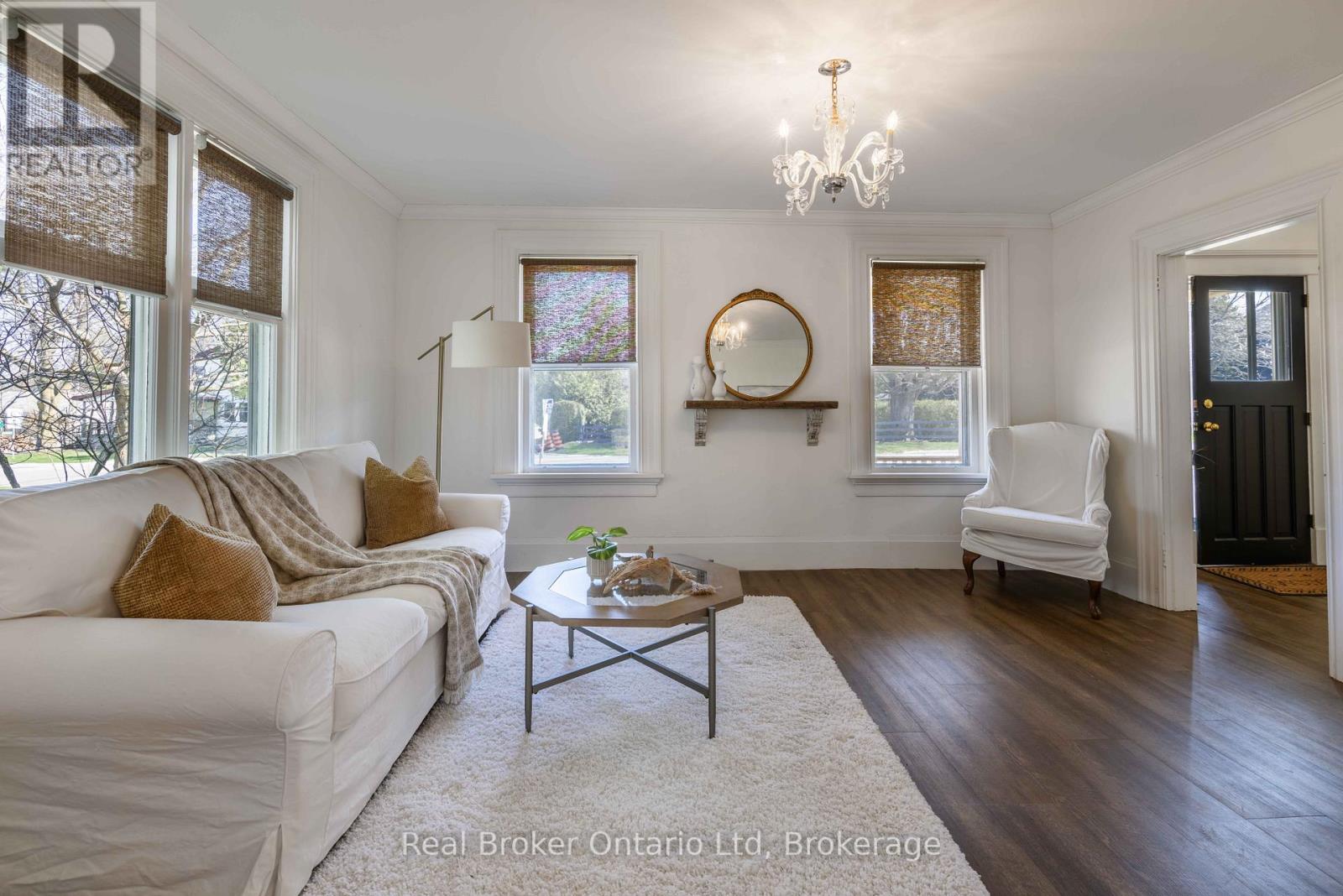 303022 GREY 15 ROAD - 8