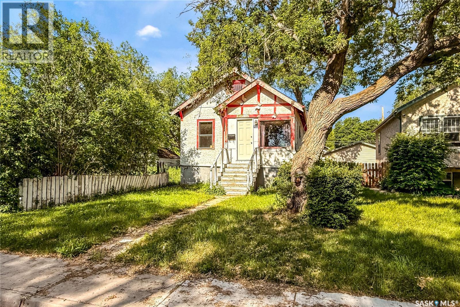 1132 QUEEN STREET - 1
