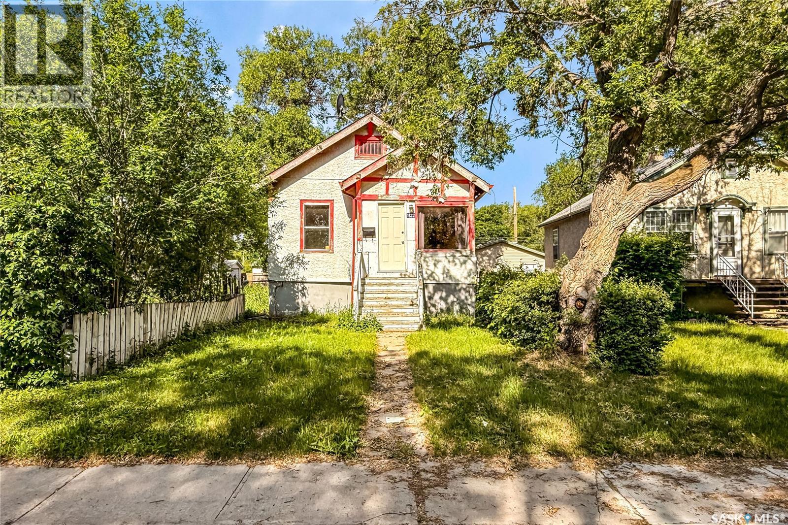 1132 QUEEN STREET - 2