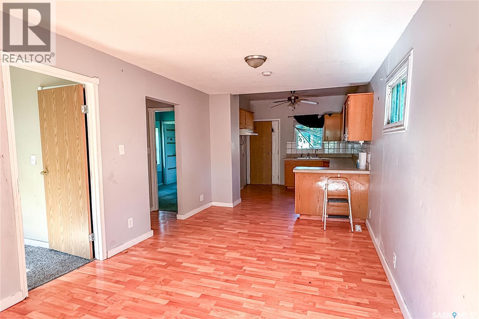 1132 QUEEN STREET - 4