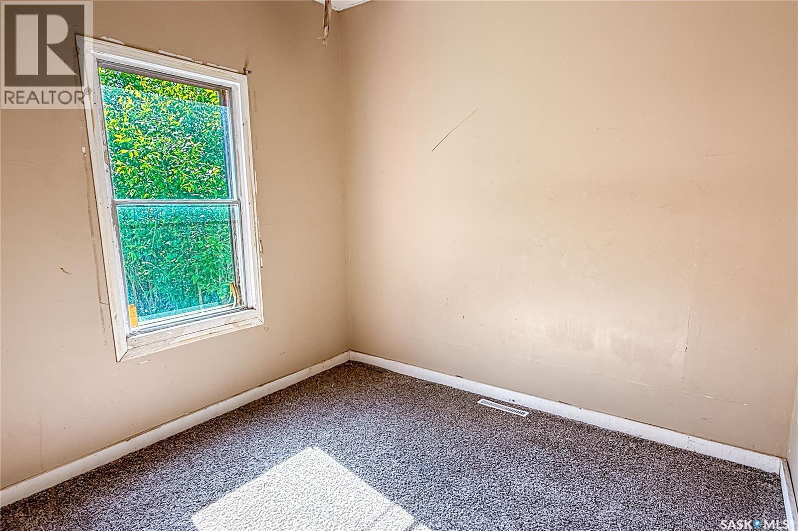 1132 QUEEN STREET - 8