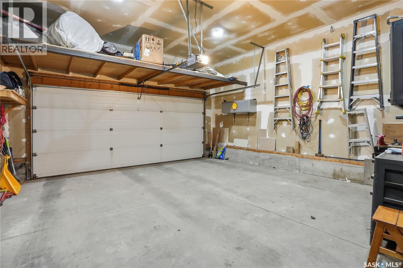 1663 Fenwick CRESCENT N — photo 35