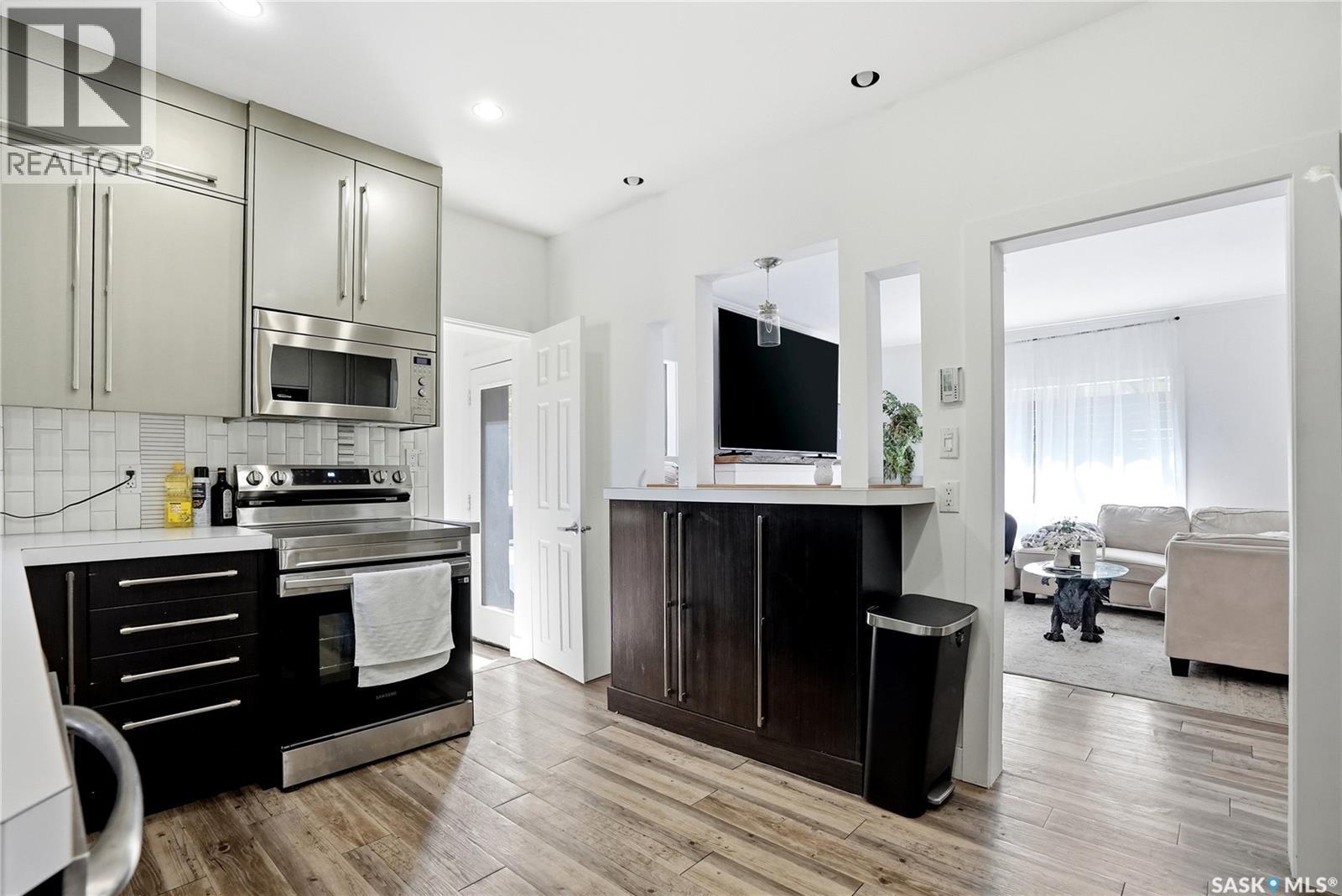 305 Adelaide STREET E - 5