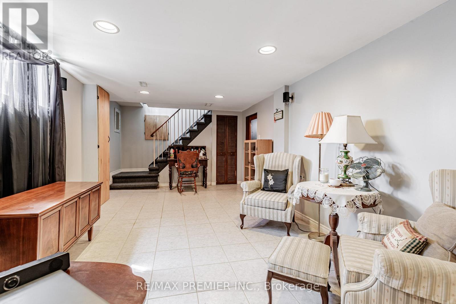 16 GODDARD STREET - 19