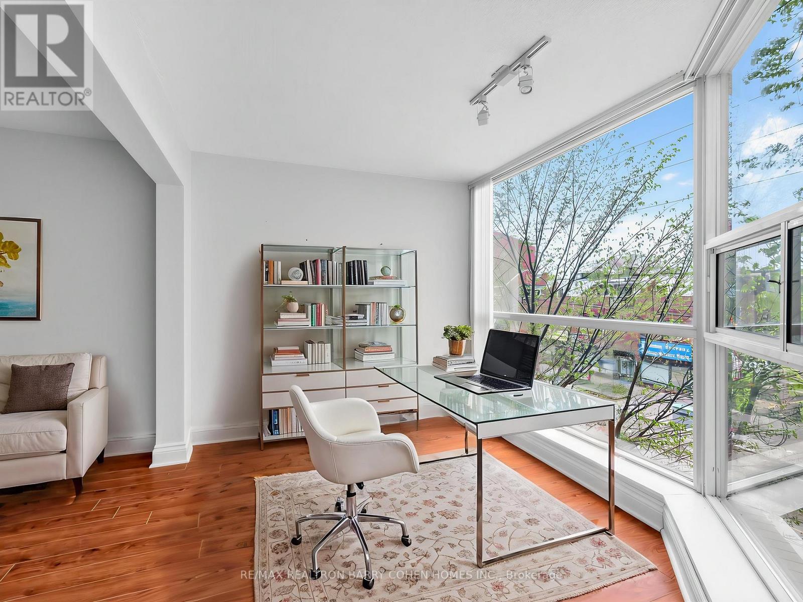 #303 725 KING STREET W - 14