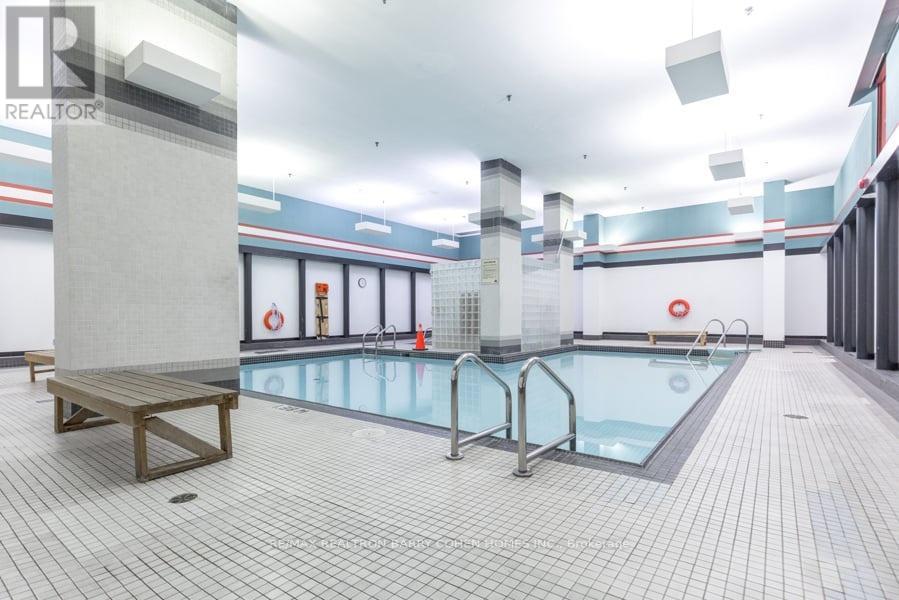 #303 725 KING STREET W - 26