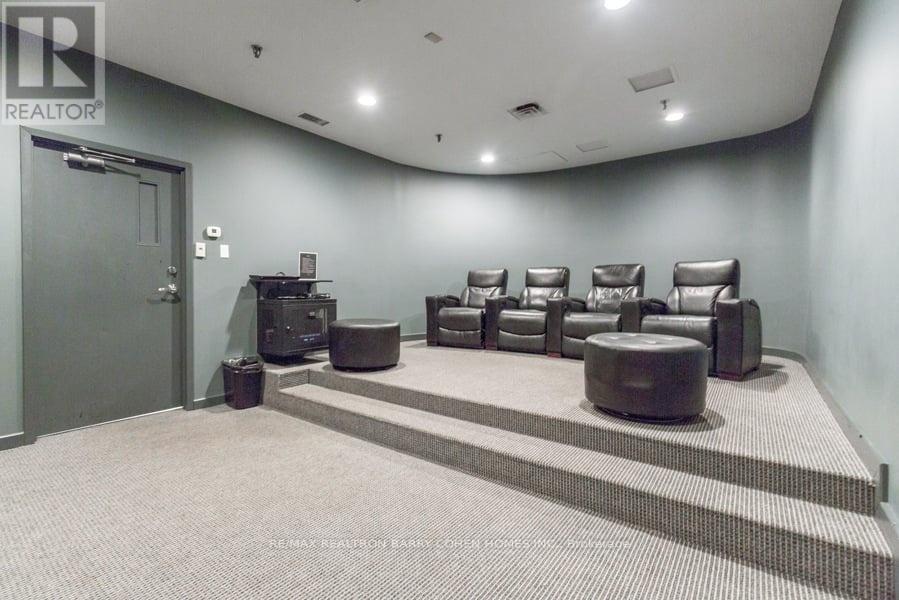 #303 725 KING STREET W - 33