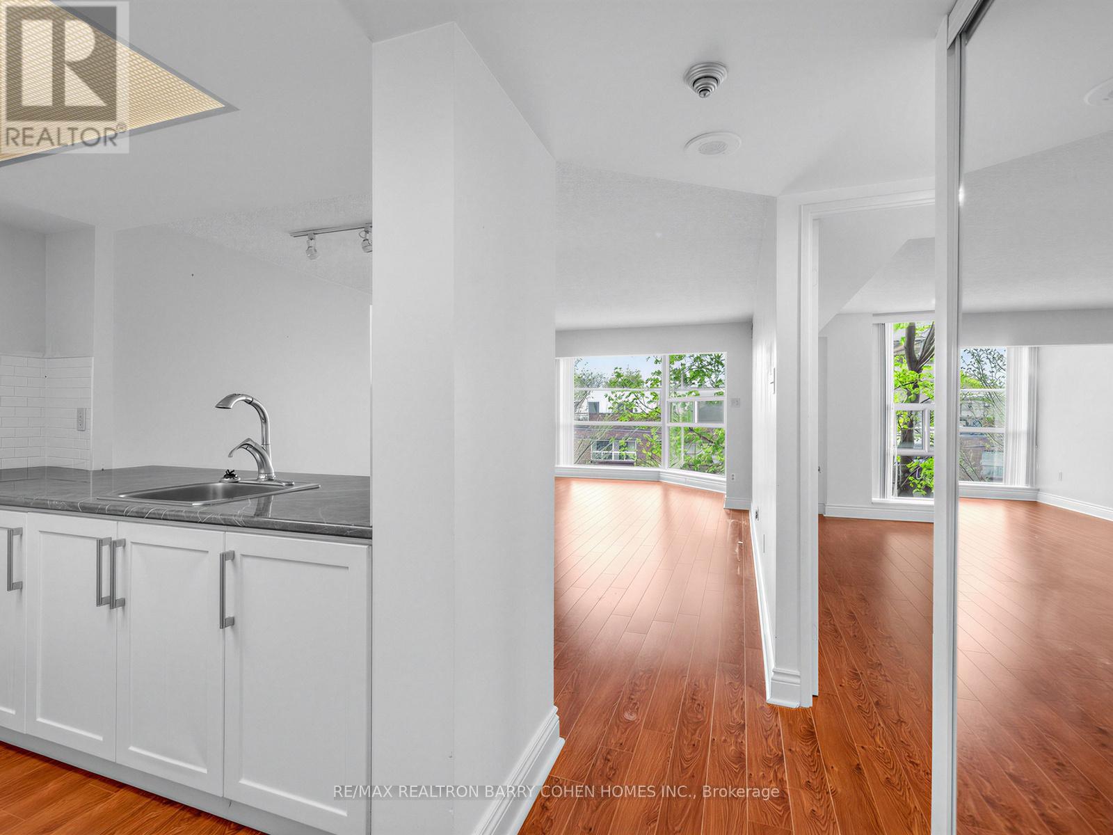 #303 725 KING STREET W - 5