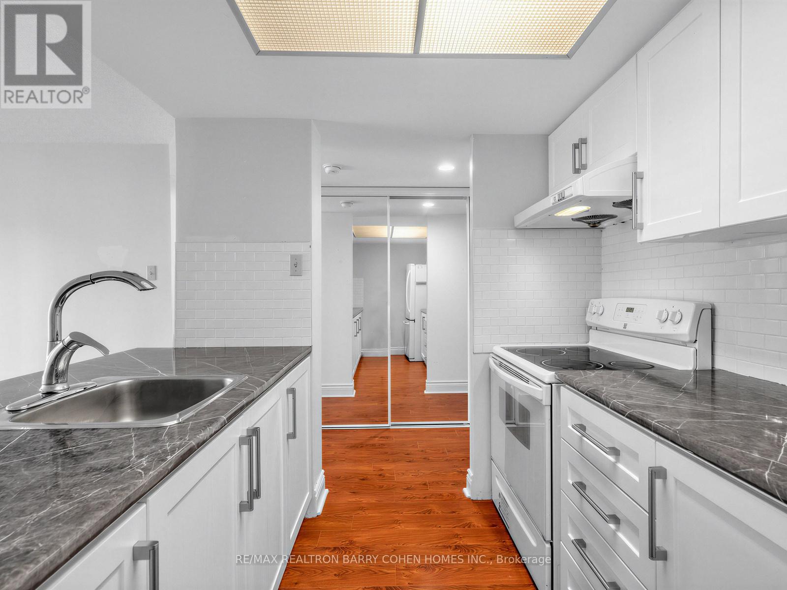 #303 725 KING STREET W - 8