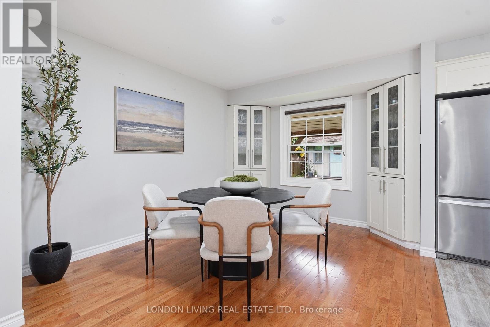 1400 STONEYBROOK CRESCENT - 11