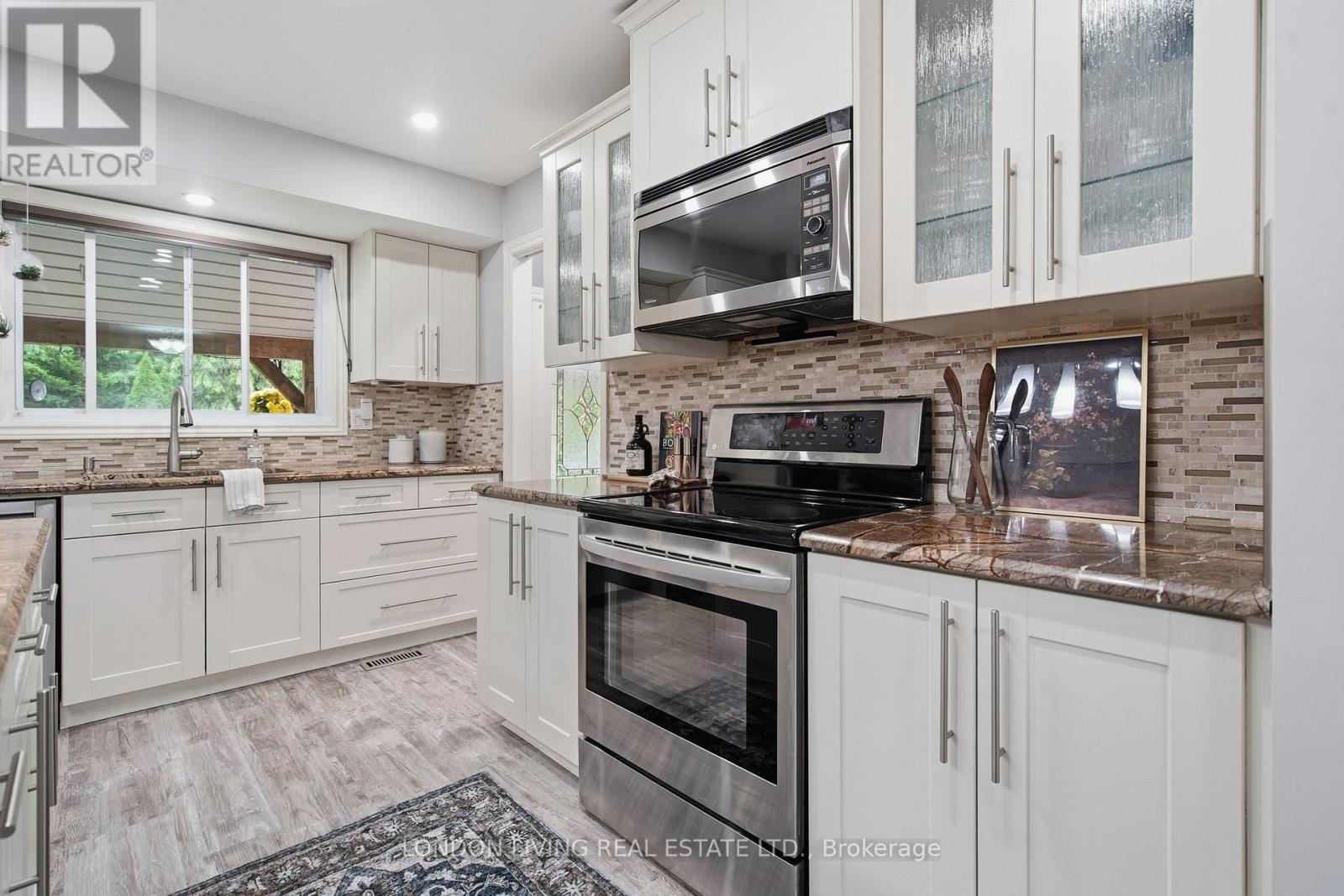 1400 STONEYBROOK CRESCENT - 14