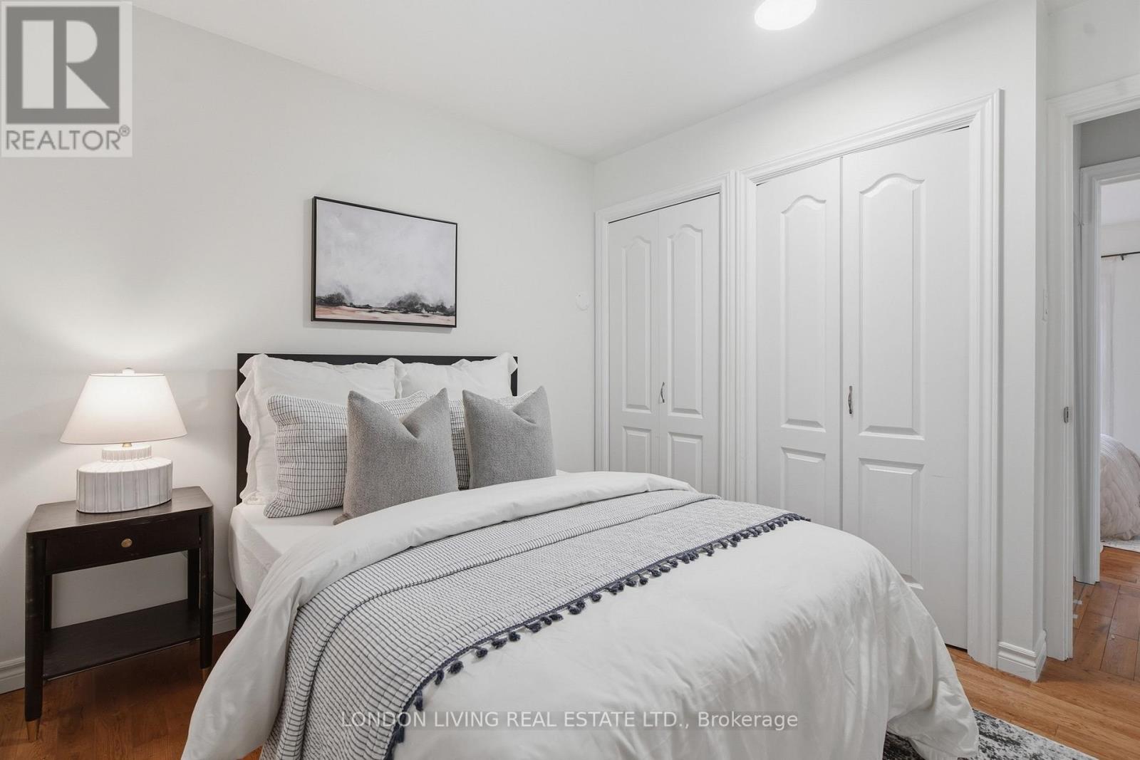 1400 STONEYBROOK CRESCENT - 19