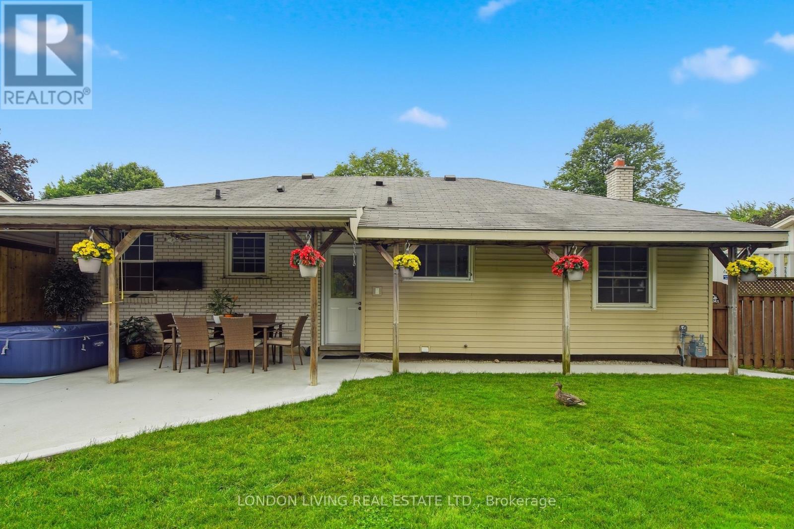 1400 STONEYBROOK CRESCENT - 47