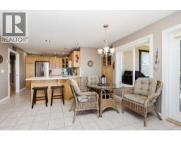 6252 Baillie Road, Sechelt, BC V7Z0R5 Photo 7