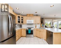 6252 Baillie Road, Sechelt, BC V7Z0R5 Photo 9
