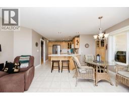 6252 Baillie Road, Sechelt, BC V7Z0R5 Photo 8