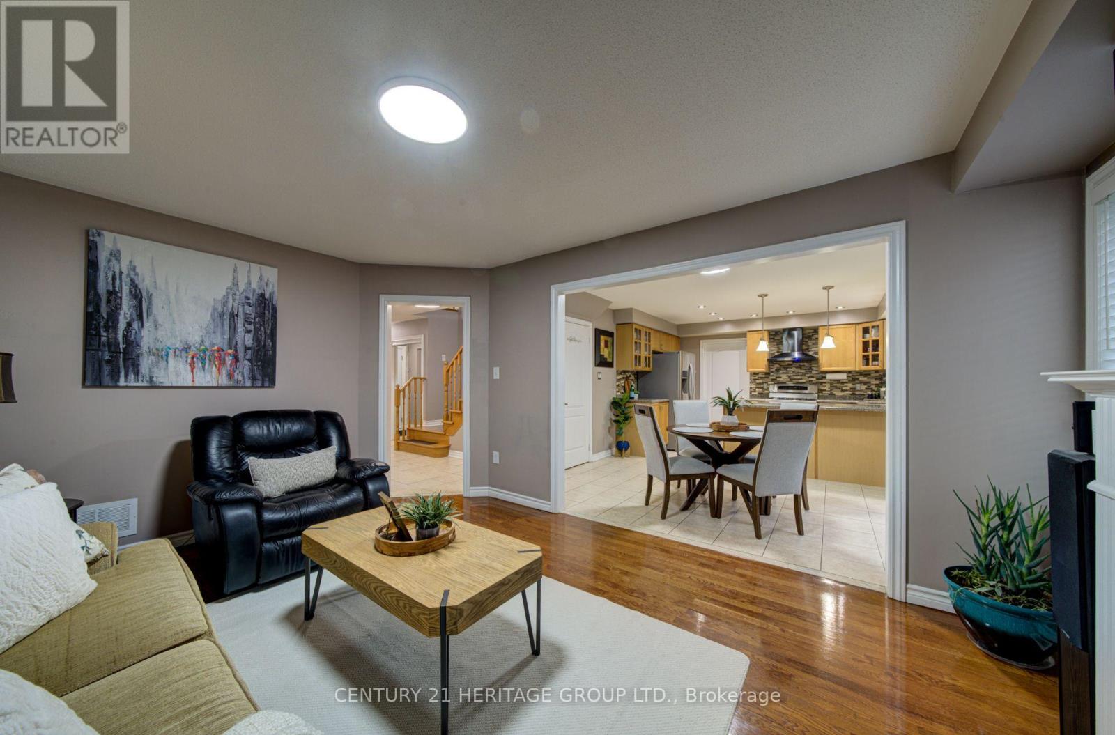 11 MAPLE CROWN TERRACE S - 7