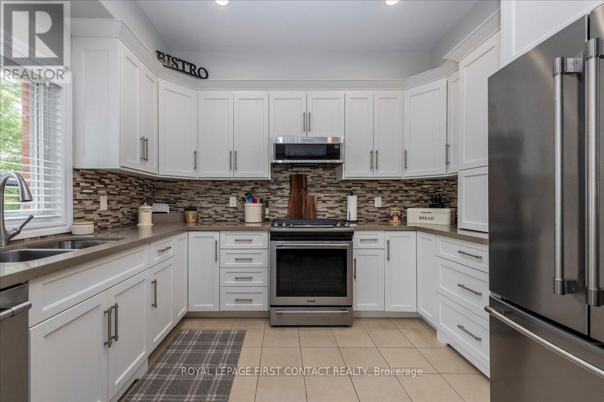 14 CLAUDIO CRESCENT - 12