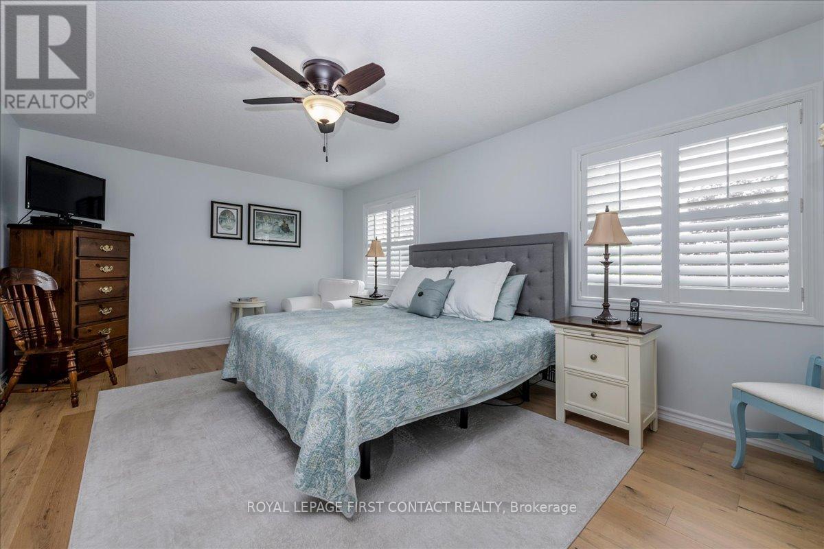 14 CLAUDIO CRESCENT - 16