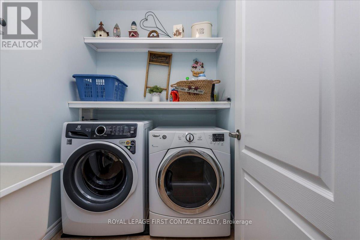14 CLAUDIO CRESCENT - 23