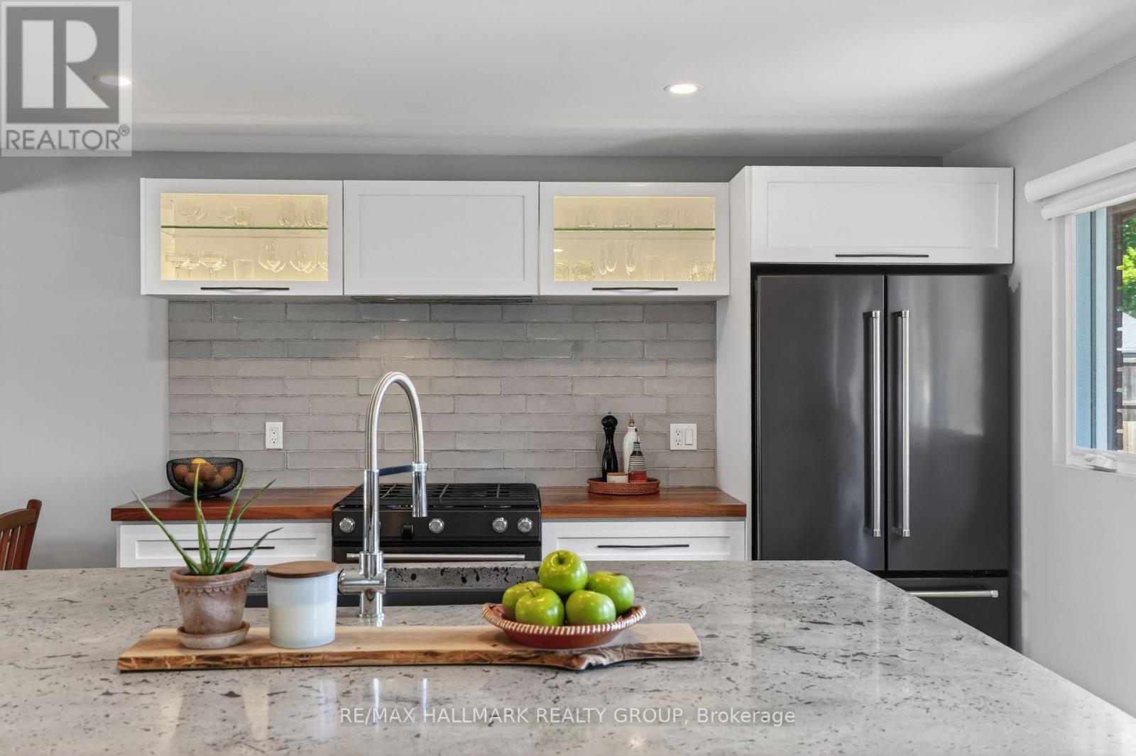 1583 MAXIME STREET - 11