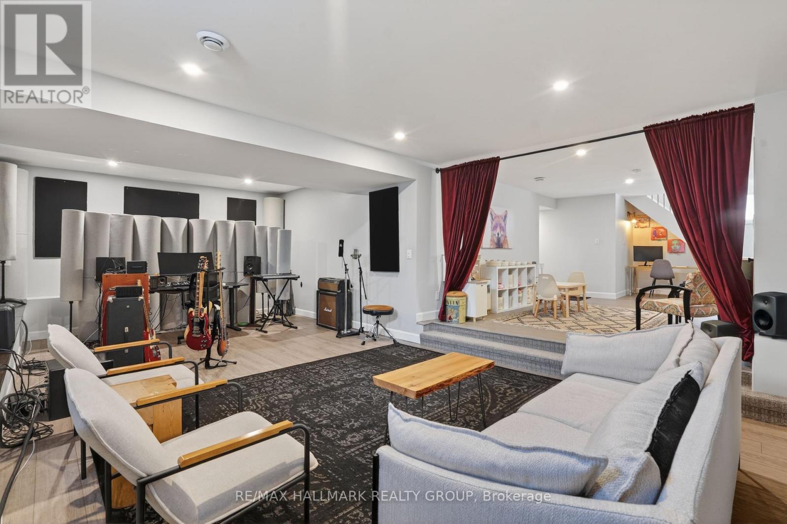 1583 MAXIME STREET - 24
