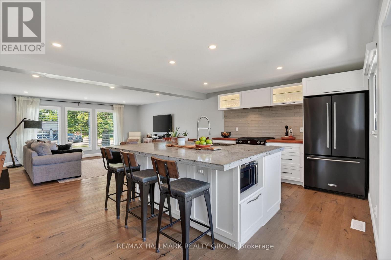 1583 MAXIME STREET - 9
