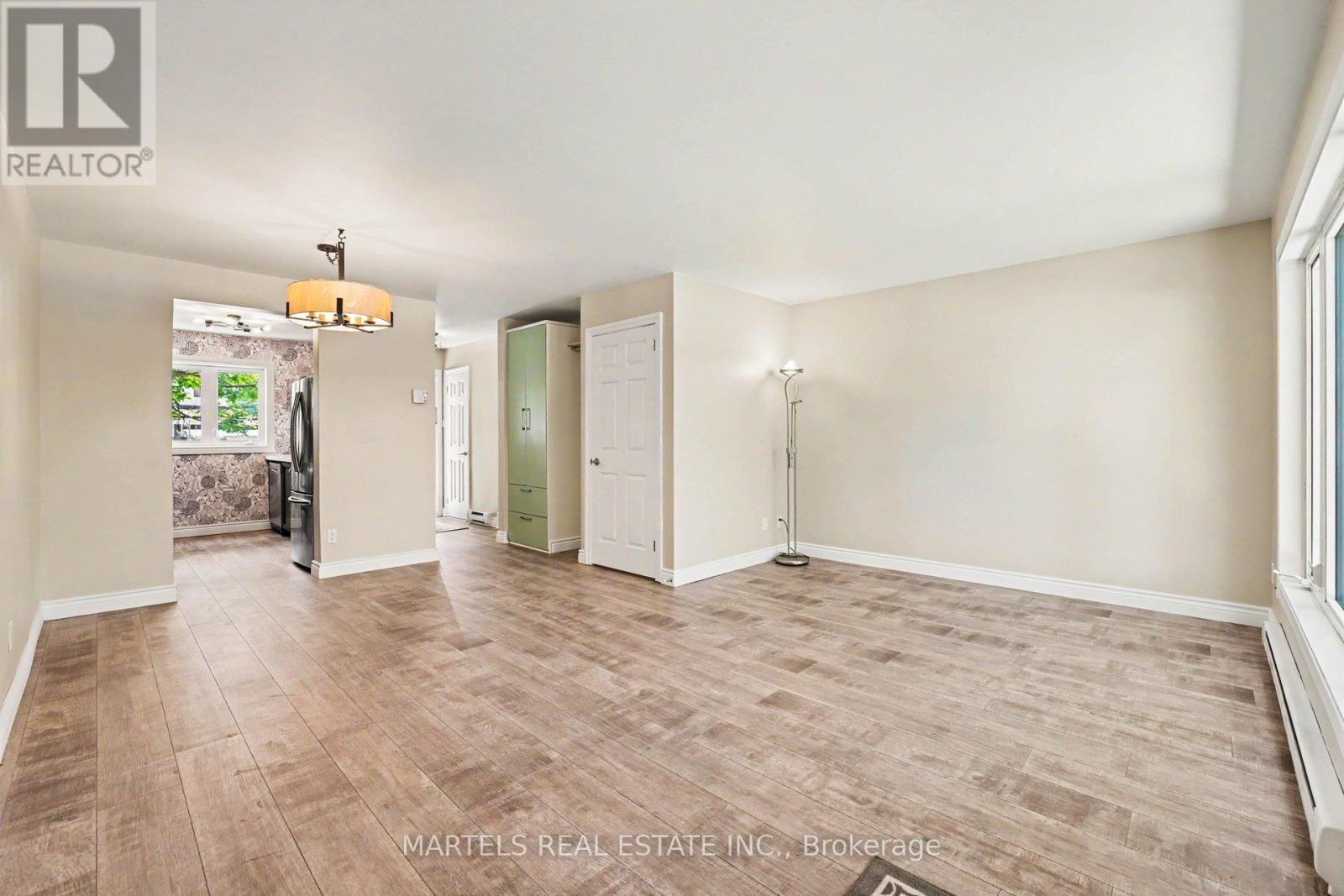 3 Bed, 2 Bath House for Sale in Ottawa – 1374 CEDARCROFT CRESCENT, Ottawa – MLS# X13466756 - Image 11