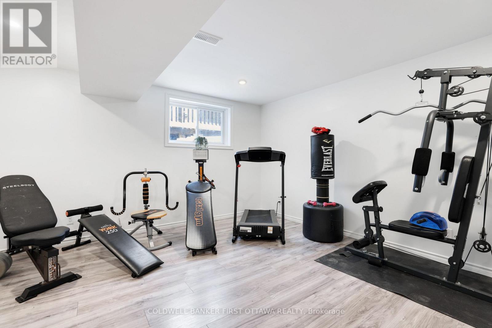 11 RIDEAU CROSSING CRESCENT - 32