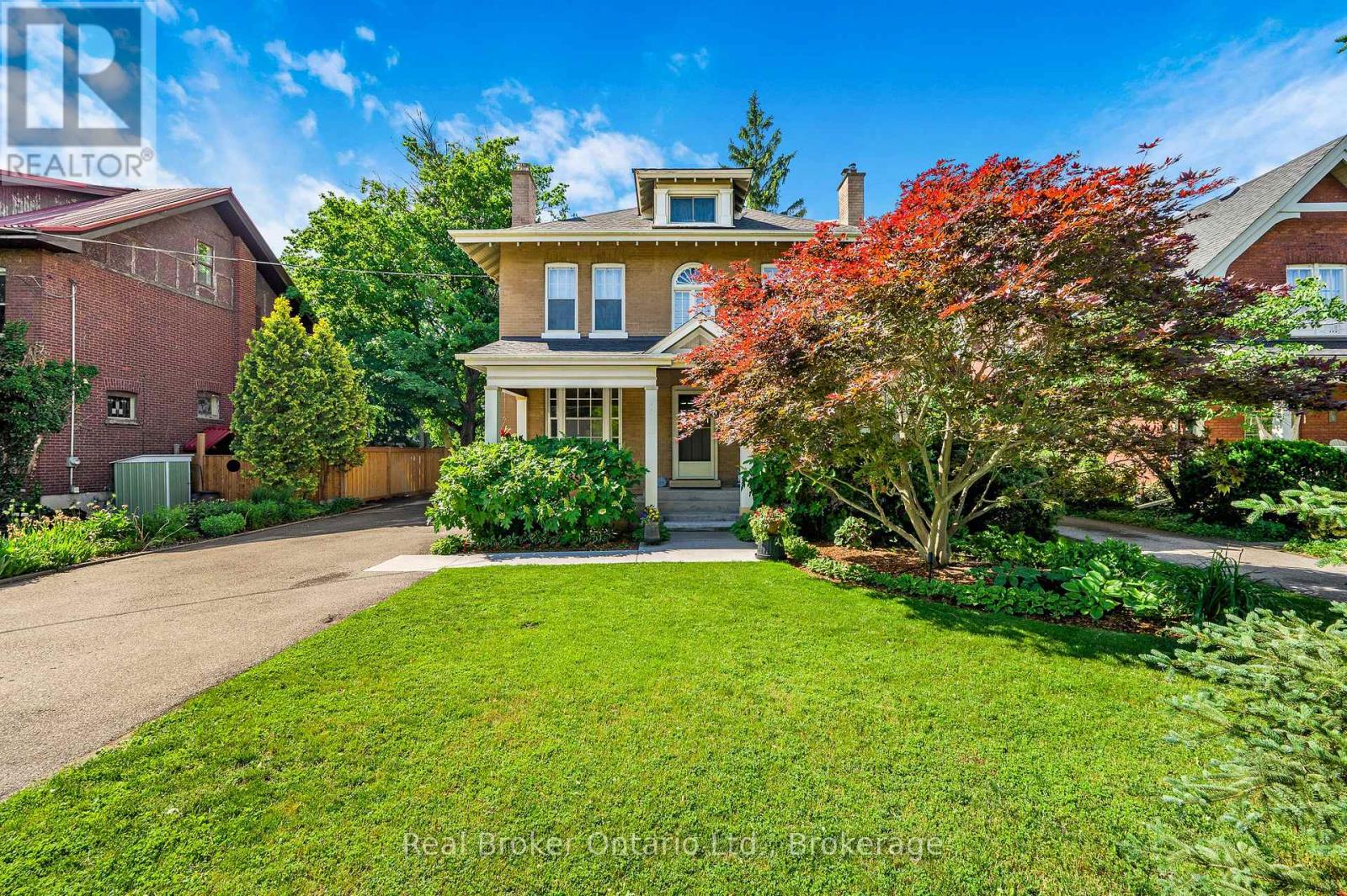 4-bedroom home for sale at 739 COLBORNE STREET, Brantford ON · photo 3 of 50