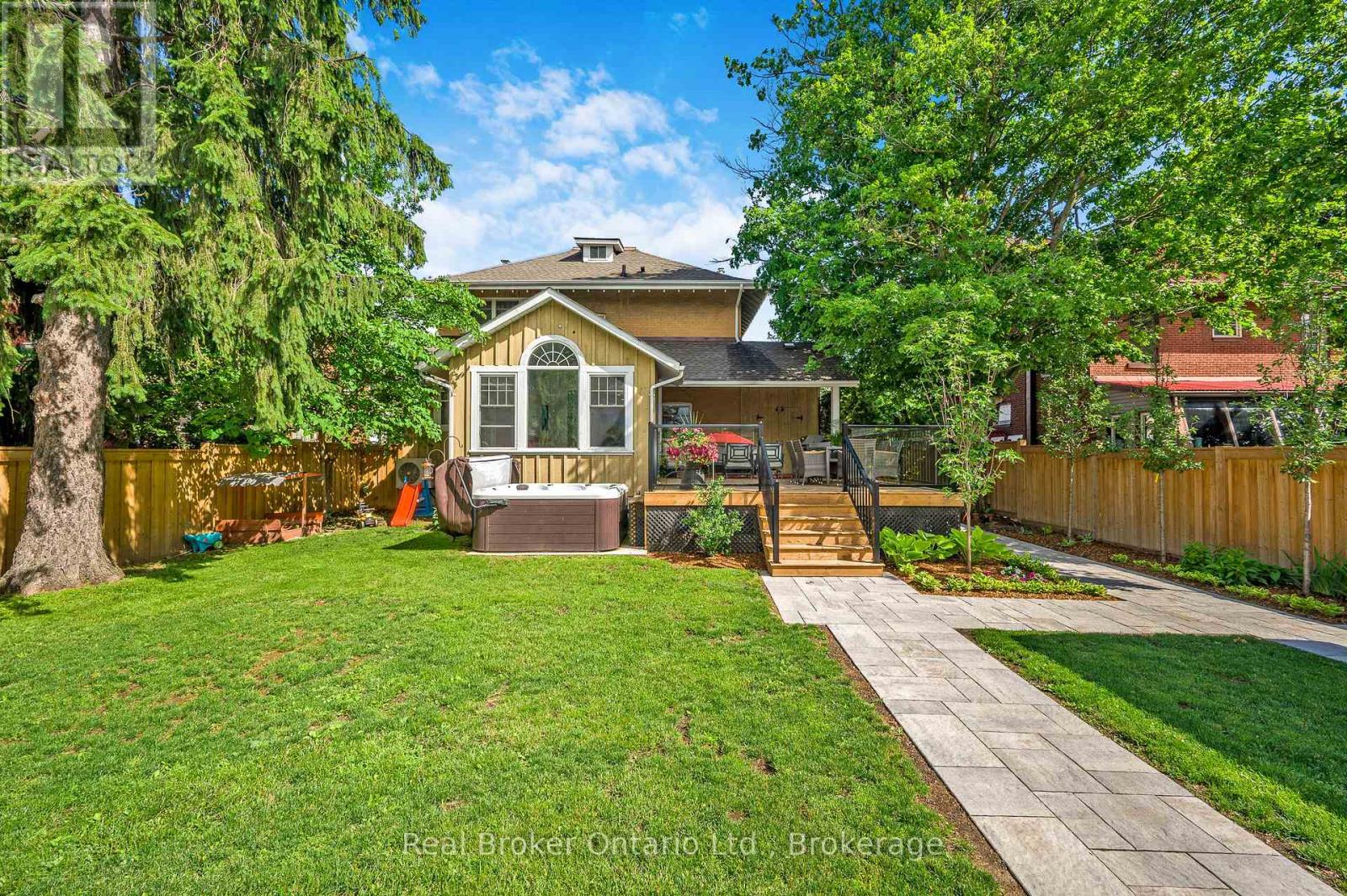 4-bedroom home for sale at 739 COLBORNE STREET, Brantford ON · photo 48 of 50