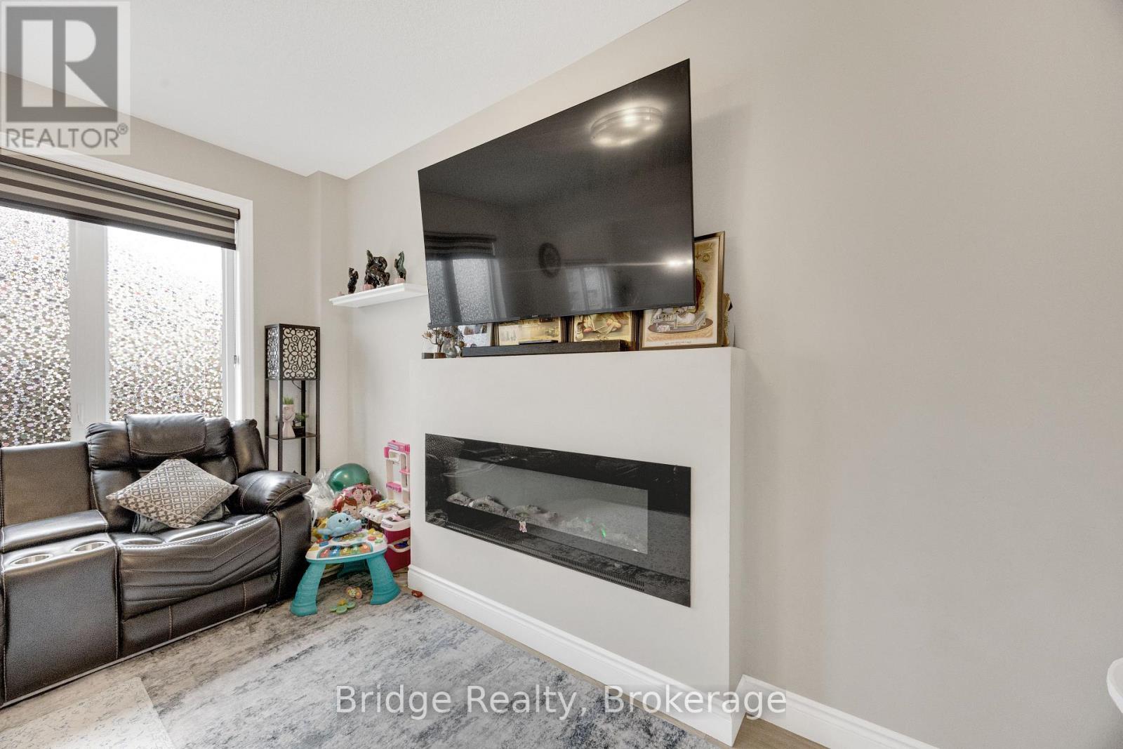 2832 DOYLE DRIVE - 14