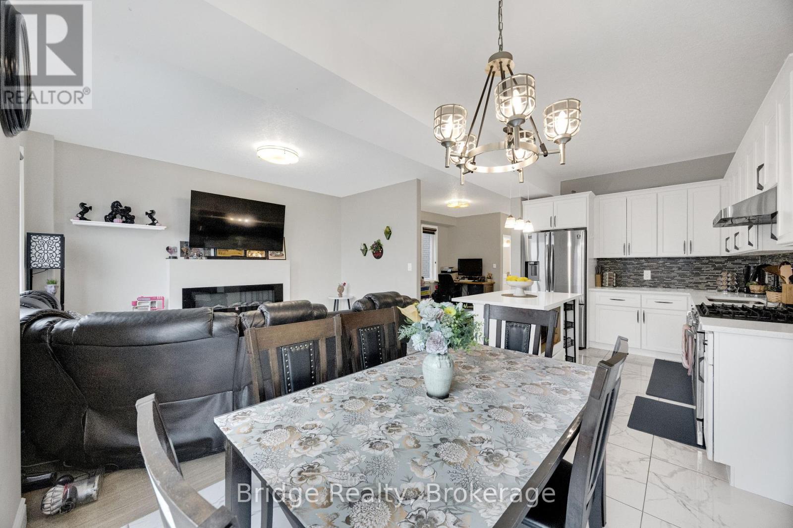 2832 DOYLE DRIVE - 20