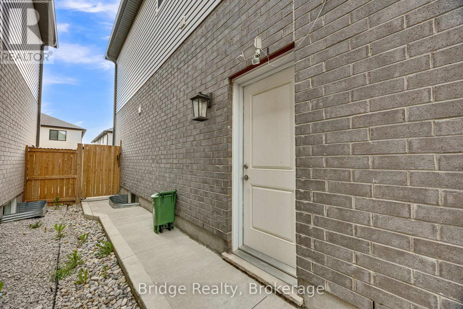 2832 DOYLE DRIVE - 38